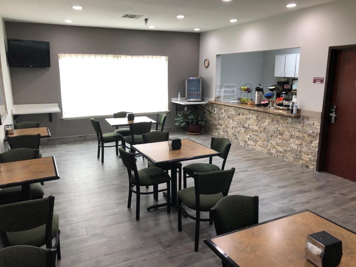 Hotel Lea County 2*