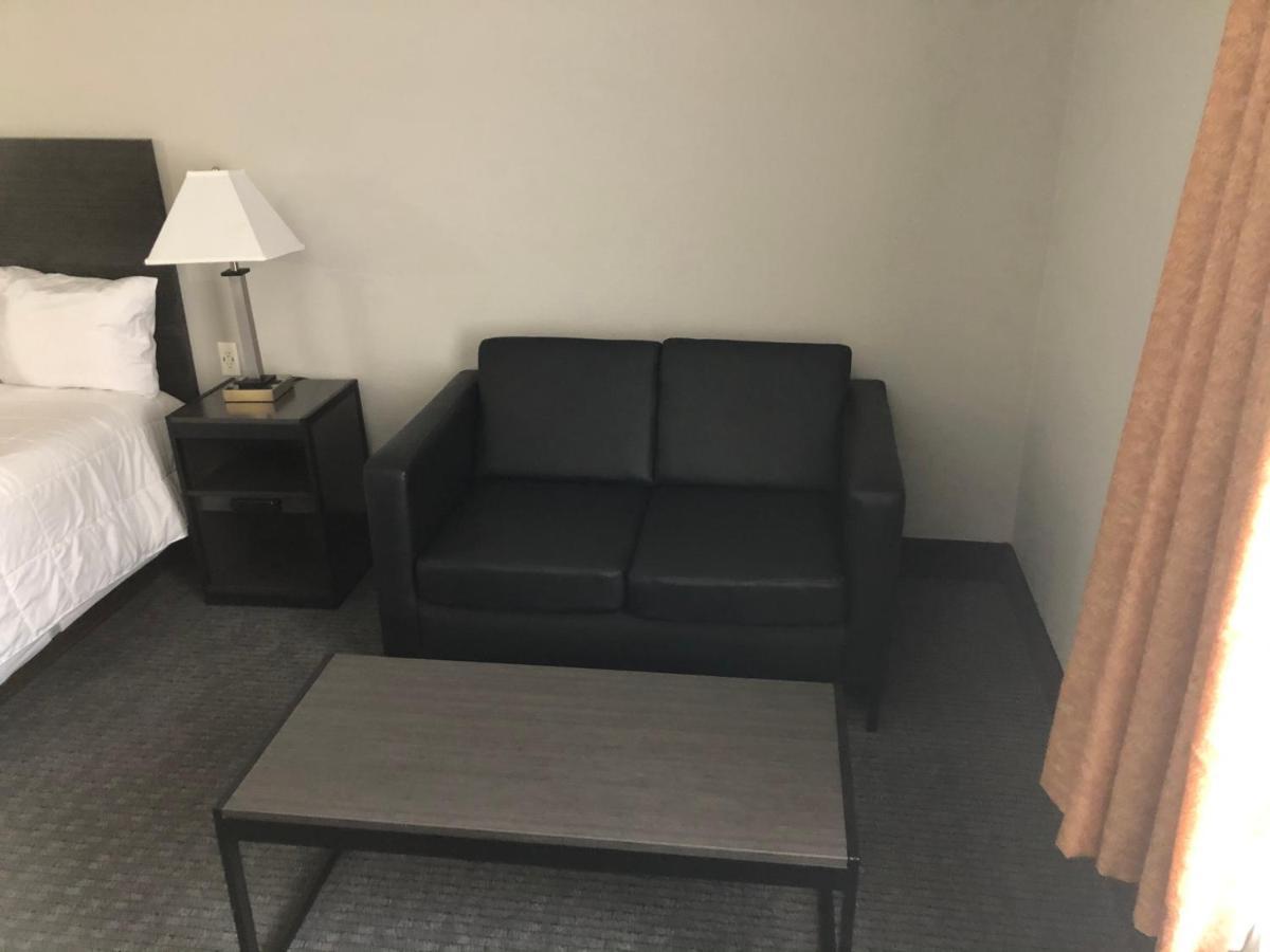 Lea County Hotel 2*